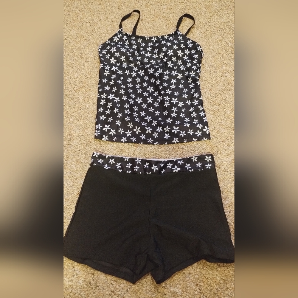 Nautica Flower Print Patted Tankini Top w/ adjustable straps